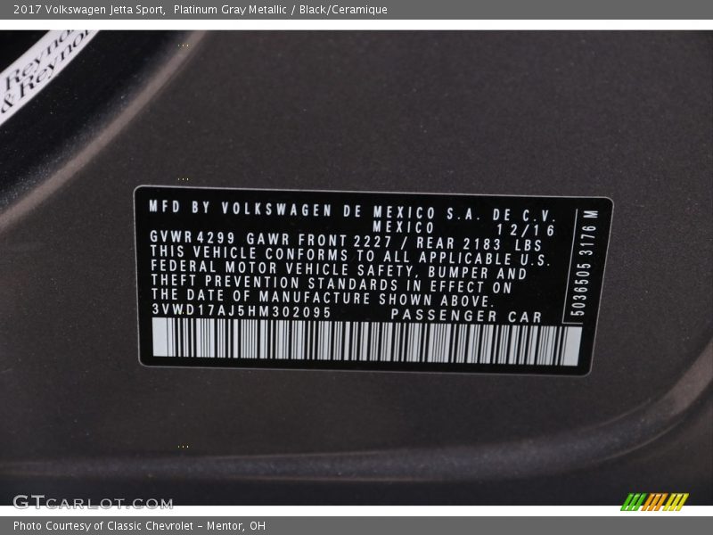 Platinum Gray Metallic / Black/Ceramique 2017 Volkswagen Jetta Sport