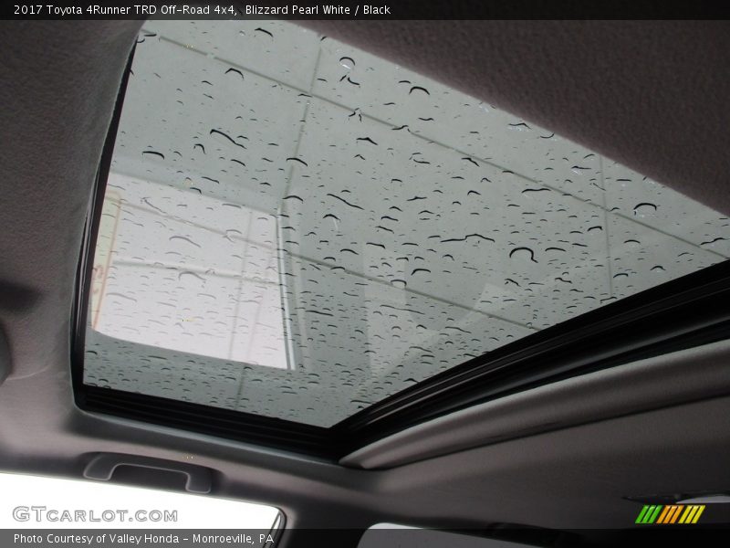 Blizzard Pearl White / Black 2017 Toyota 4Runner TRD Off-Road 4x4