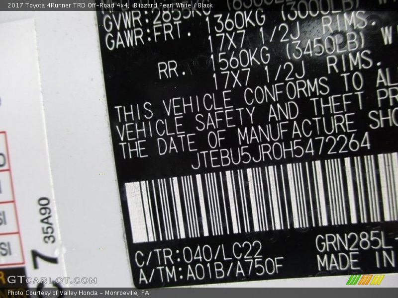 Blizzard Pearl White / Black 2017 Toyota 4Runner TRD Off-Road 4x4