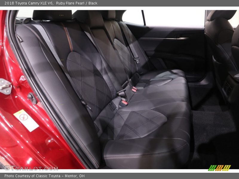 Ruby Flare Pearl / Black 2018 Toyota Camry XLE V6