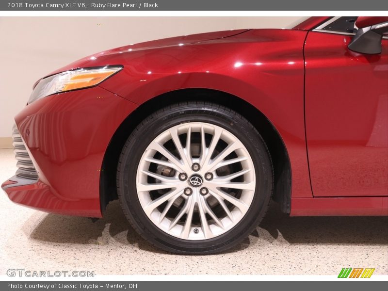 Ruby Flare Pearl / Black 2018 Toyota Camry XLE V6