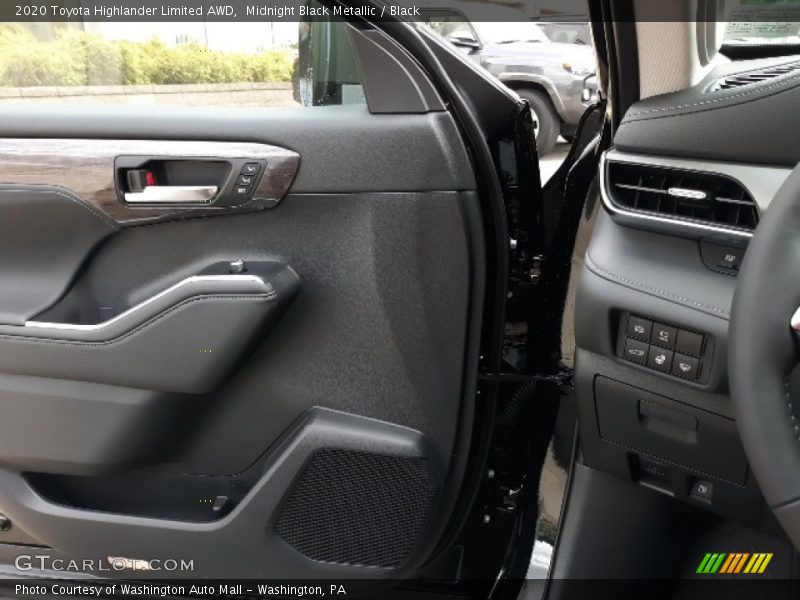 Midnight Black Metallic / Black 2020 Toyota Highlander Limited AWD