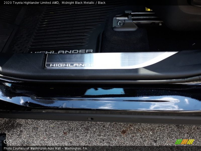 Midnight Black Metallic / Black 2020 Toyota Highlander Limited AWD