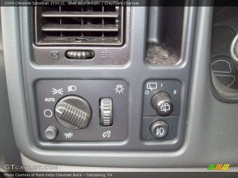 Silver Birch Metallic / Gray/Dark Charcoal 2004 Chevrolet Suburban 1500 LS