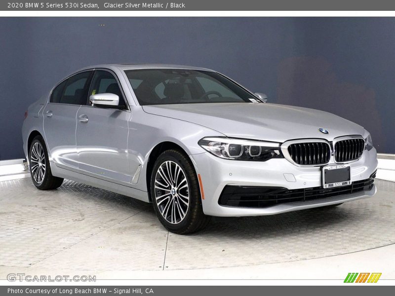 Front 3/4 View of 2020 5 Series 530i Sedan