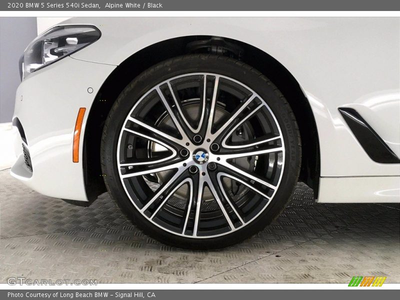 Alpine White / Black 2020 BMW 5 Series 540i Sedan