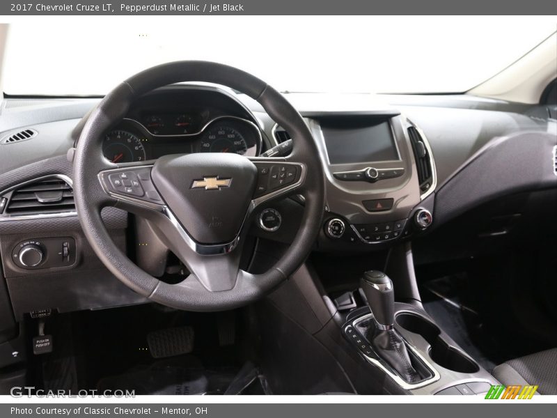 Pepperdust Metallic / Jet Black 2017 Chevrolet Cruze LT