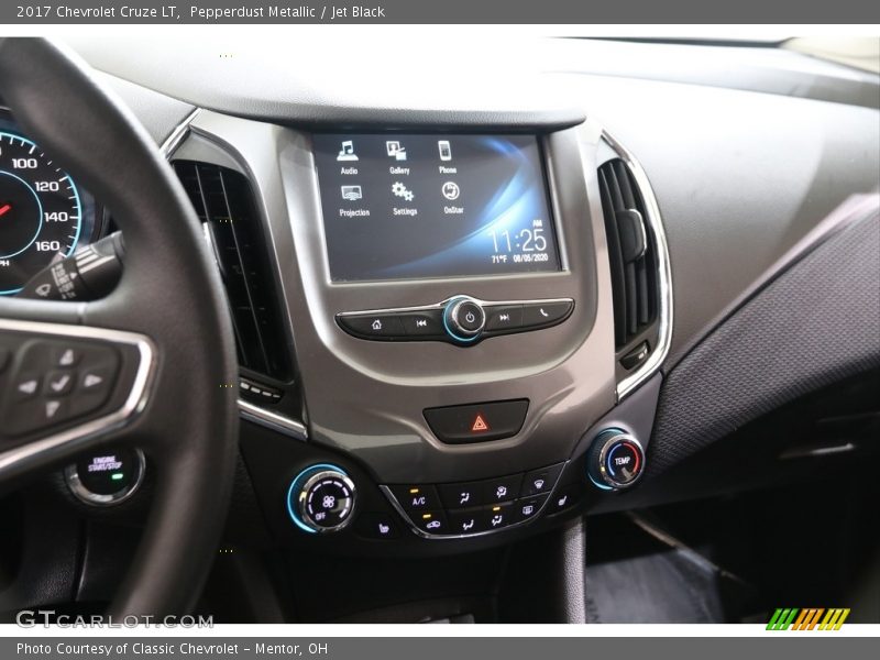 Pepperdust Metallic / Jet Black 2017 Chevrolet Cruze LT