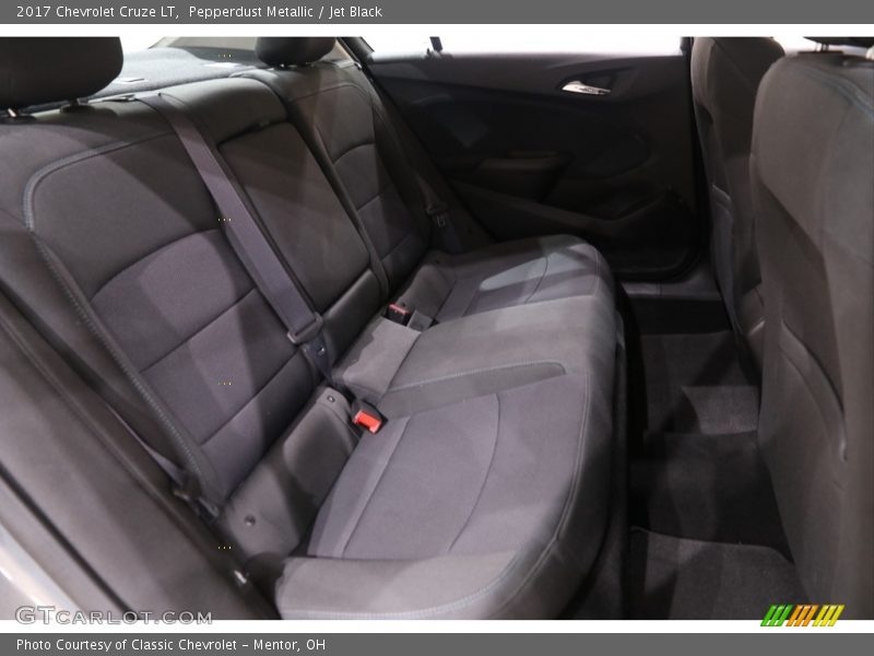 Pepperdust Metallic / Jet Black 2017 Chevrolet Cruze LT