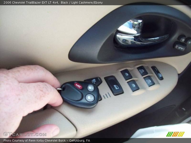 Black / Light Cashmere/Ebony 2006 Chevrolet TrailBlazer EXT LT 4x4