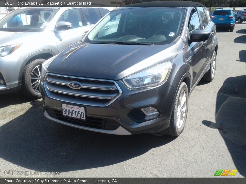 Magnetic / Charcoal Black 2017 Ford Escape SE