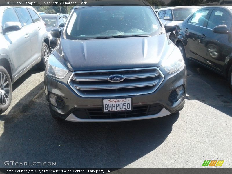 Magnetic / Charcoal Black 2017 Ford Escape SE