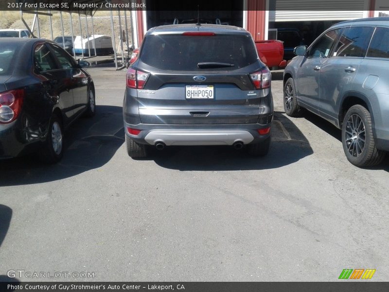 Magnetic / Charcoal Black 2017 Ford Escape SE