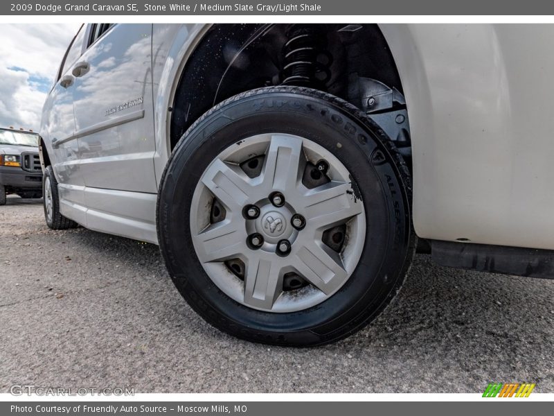 Stone White / Medium Slate Gray/Light Shale 2009 Dodge Grand Caravan SE