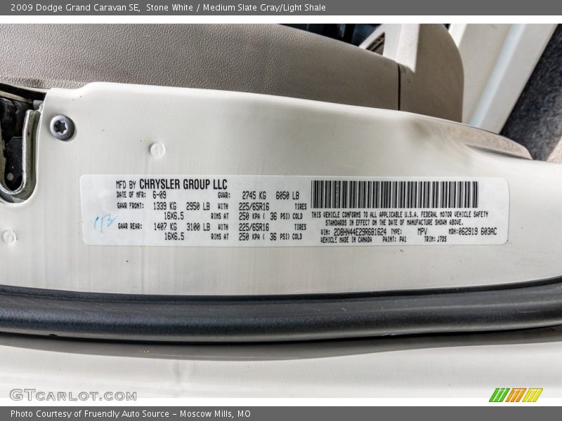 Stone White / Medium Slate Gray/Light Shale 2009 Dodge Grand Caravan SE
