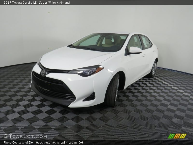 Super White / Almond 2017 Toyota Corolla LE