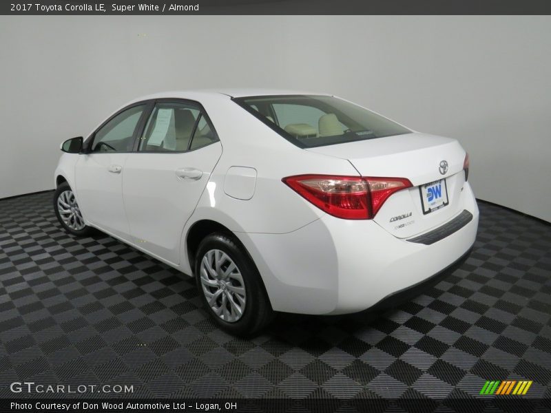 Super White / Almond 2017 Toyota Corolla LE