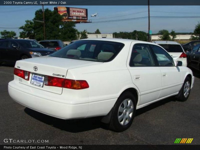 Super White / Oak 2000 Toyota Camry LE
