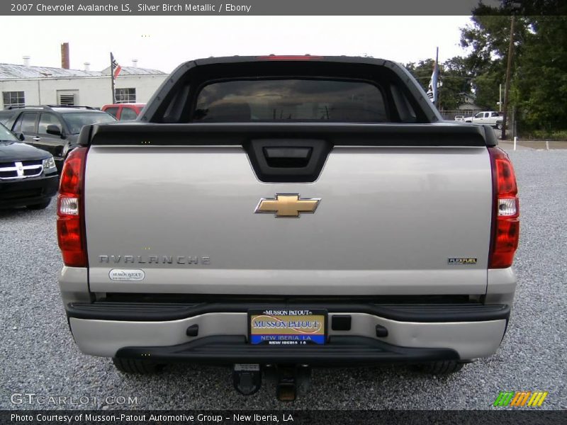 Silver Birch Metallic / Ebony 2007 Chevrolet Avalanche LS