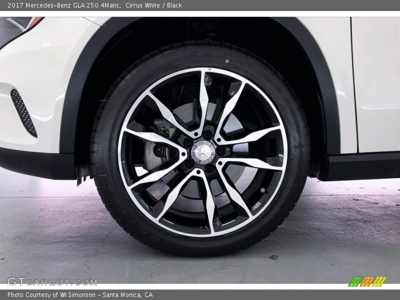 Cirrus White / Black 2017 Mercedes-Benz GLA 250 4Matic