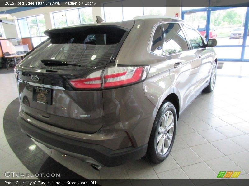 Magnetic / Ebony 2019 Ford Edge Titanium AWD