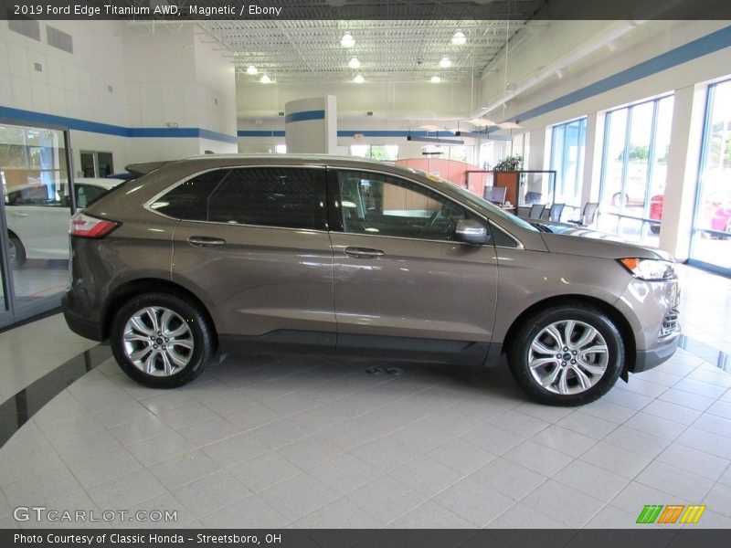 Magnetic / Ebony 2019 Ford Edge Titanium AWD
