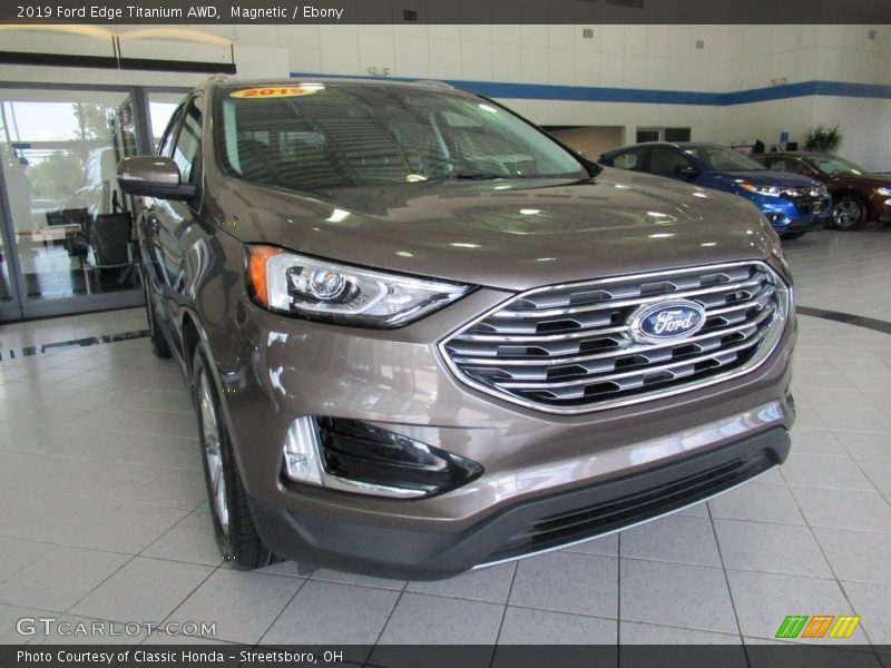Magnetic / Ebony 2019 Ford Edge Titanium AWD