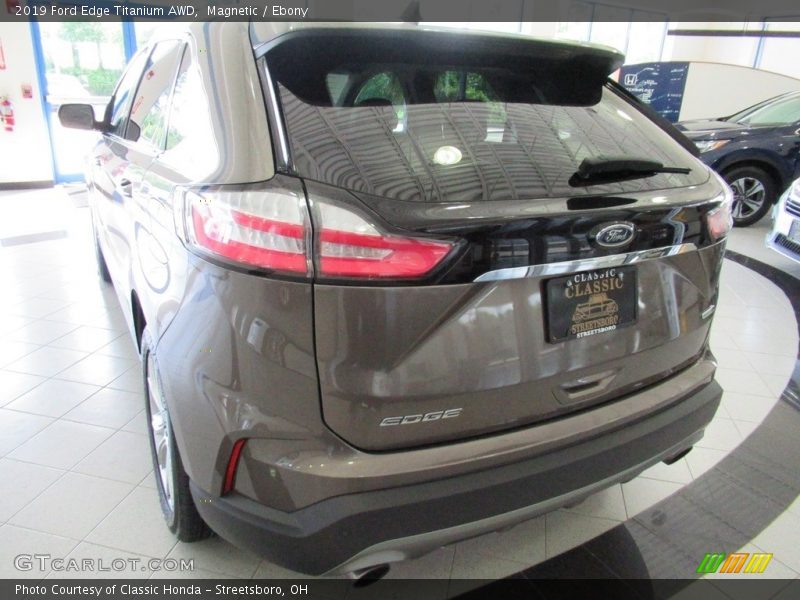 Magnetic / Ebony 2019 Ford Edge Titanium AWD