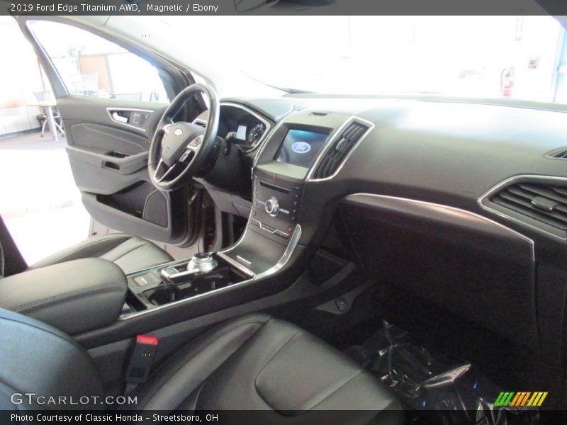 Magnetic / Ebony 2019 Ford Edge Titanium AWD