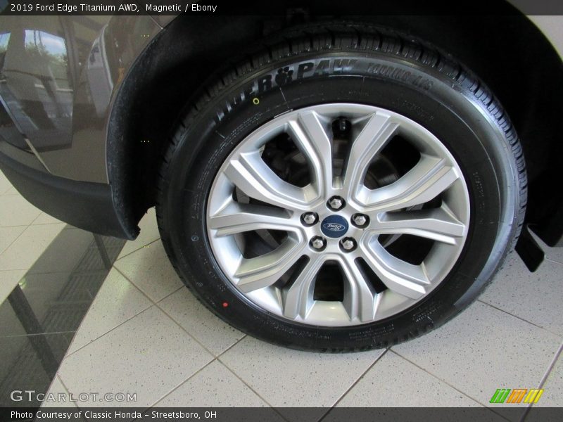 Magnetic / Ebony 2019 Ford Edge Titanium AWD