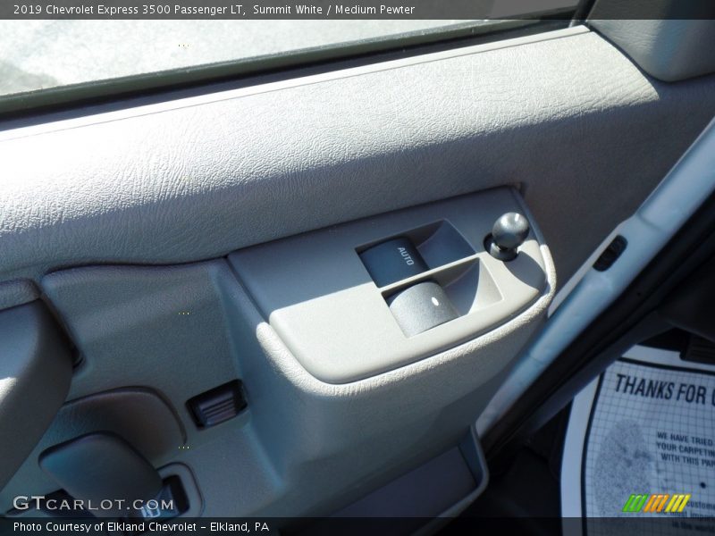 Summit White / Medium Pewter 2019 Chevrolet Express 3500 Passenger LT