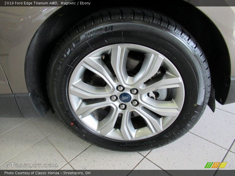 Magnetic / Ebony 2019 Ford Edge Titanium AWD