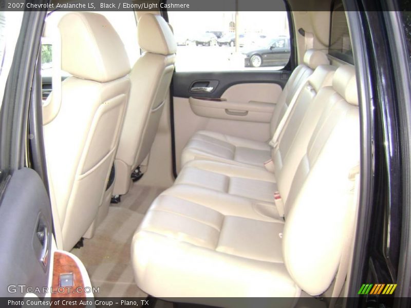 Black / Ebony/Light Cashmere 2007 Chevrolet Avalanche LS