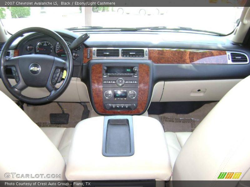 Black / Ebony/Light Cashmere 2007 Chevrolet Avalanche LS