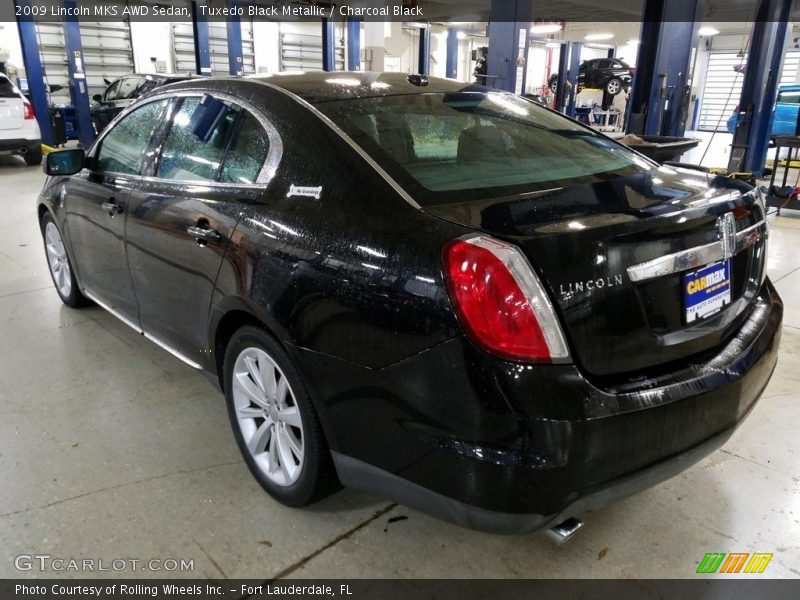 Tuxedo Black Metallic / Charcoal Black 2009 Lincoln MKS AWD Sedan