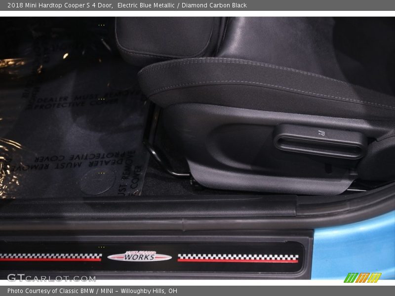 Electric Blue Metallic / Diamond Carbon Black 2018 Mini Hardtop Cooper S 4 Door