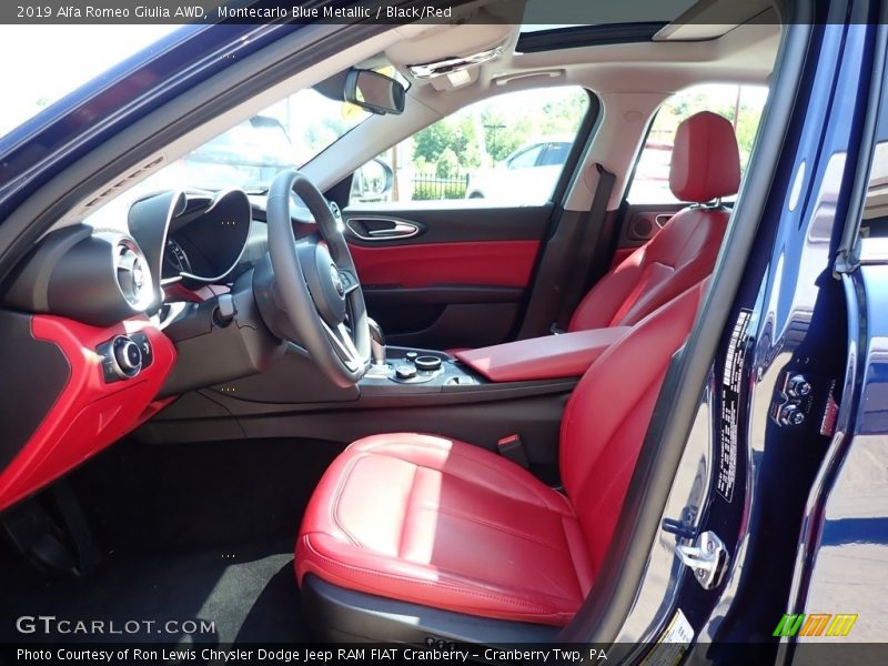 Montecarlo Blue Metallic / Black/Red 2019 Alfa Romeo Giulia AWD