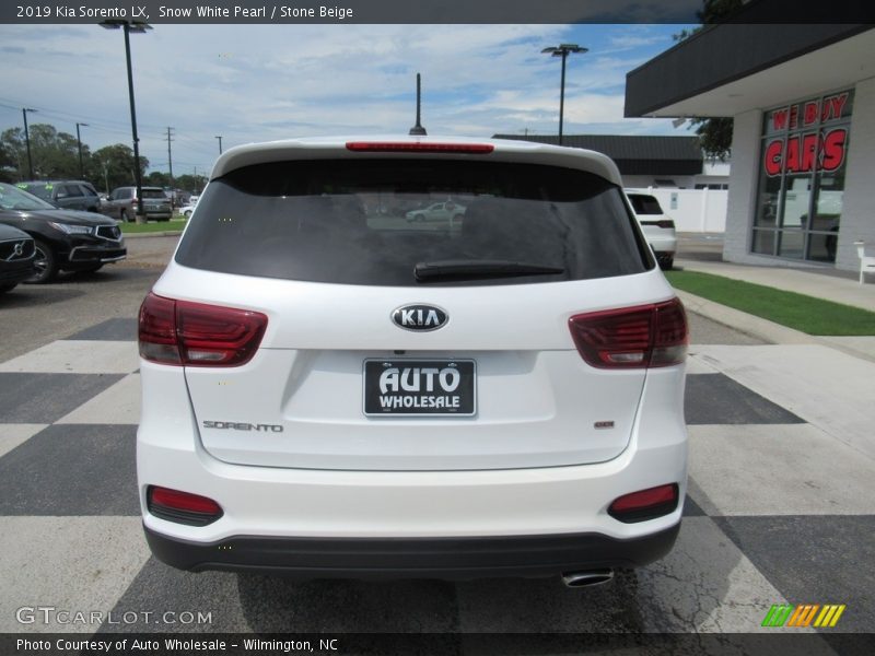 Snow White Pearl / Stone Beige 2019 Kia Sorento LX