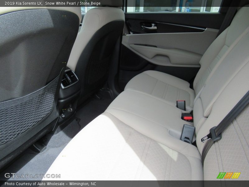Snow White Pearl / Stone Beige 2019 Kia Sorento LX