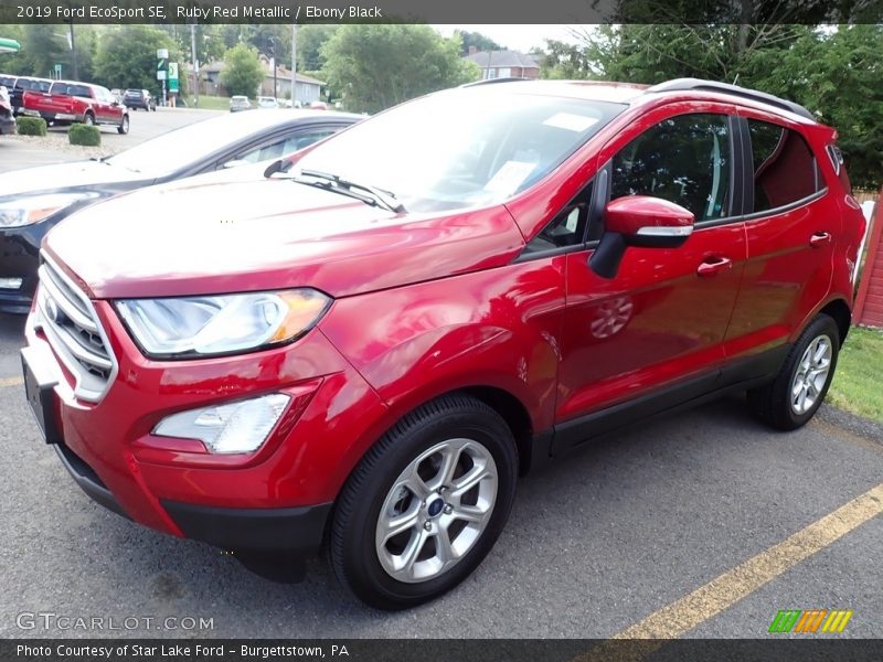 Ruby Red Metallic / Ebony Black 2019 Ford EcoSport SE