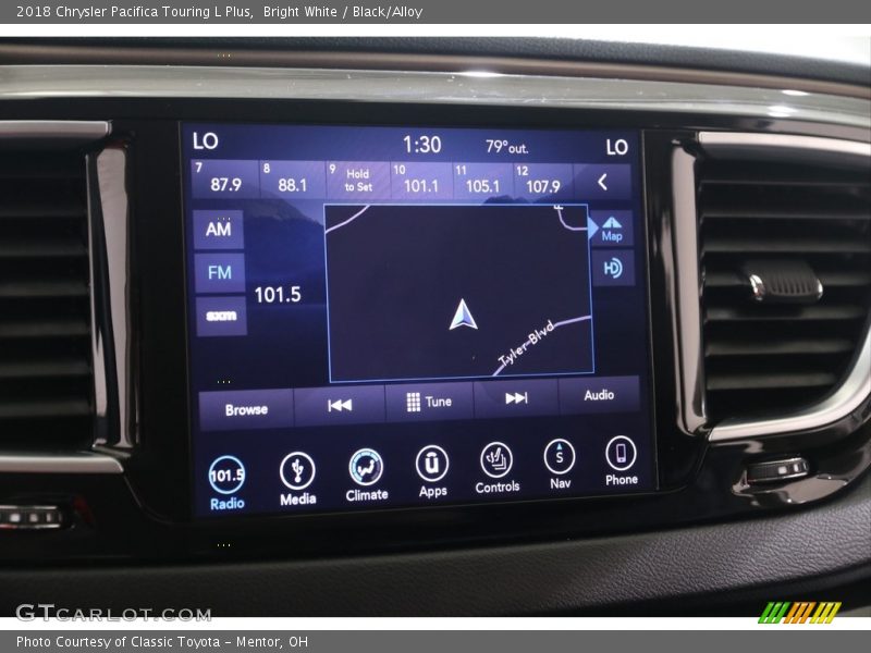 Bright White / Black/Alloy 2018 Chrysler Pacifica Touring L Plus