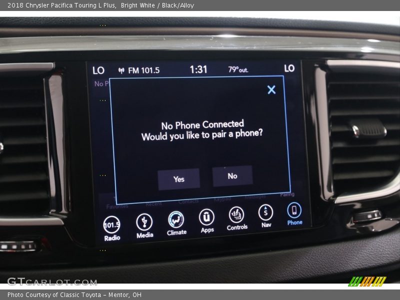 Bright White / Black/Alloy 2018 Chrysler Pacifica Touring L Plus