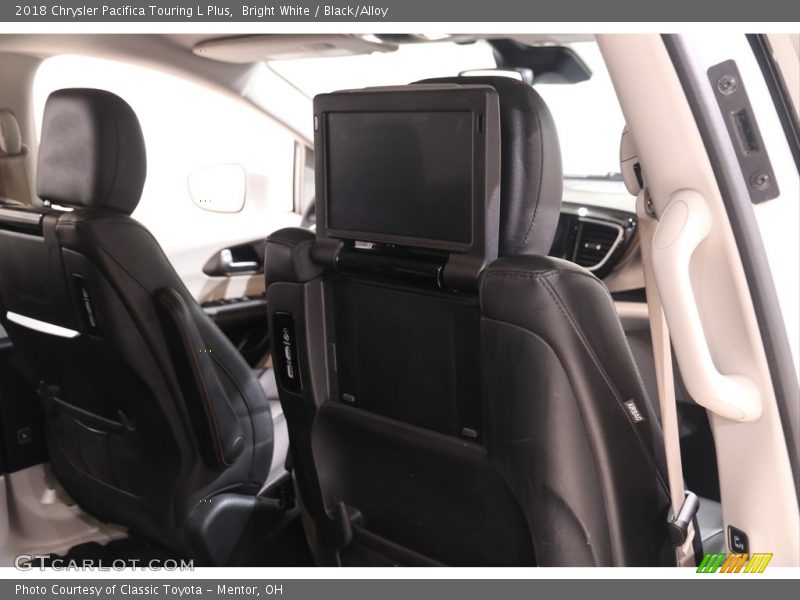 Bright White / Black/Alloy 2018 Chrysler Pacifica Touring L Plus