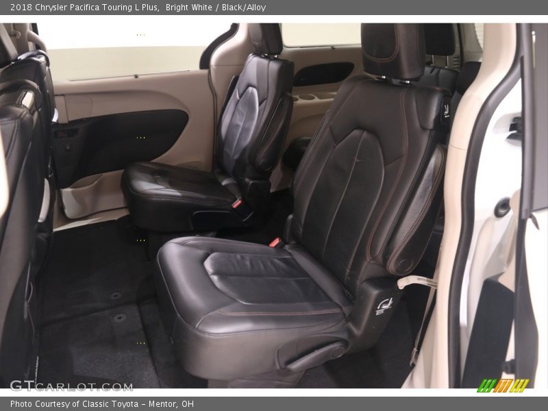 Bright White / Black/Alloy 2018 Chrysler Pacifica Touring L Plus