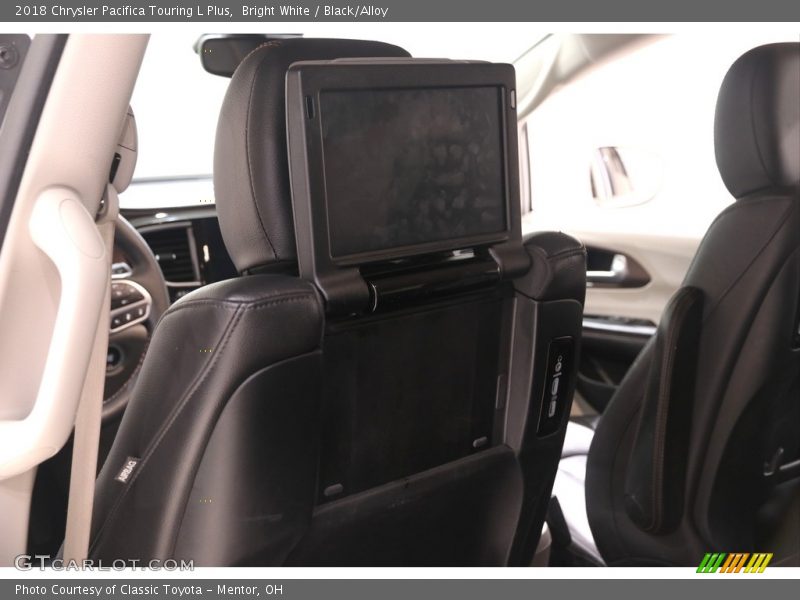 Bright White / Black/Alloy 2018 Chrysler Pacifica Touring L Plus