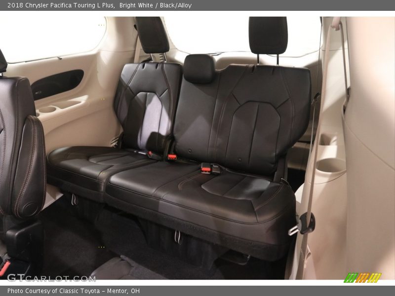 Bright White / Black/Alloy 2018 Chrysler Pacifica Touring L Plus