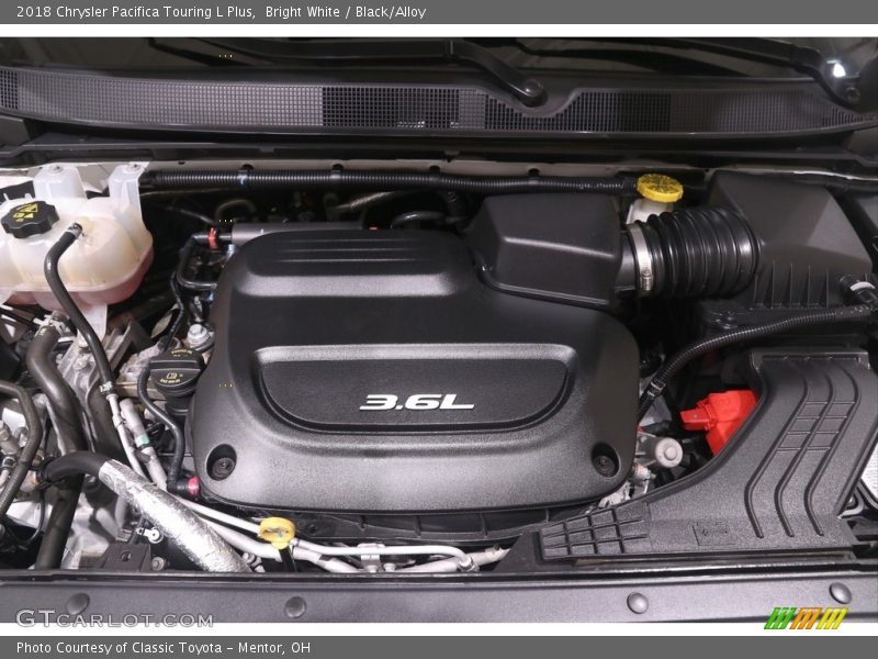 Bright White / Black/Alloy 2018 Chrysler Pacifica Touring L Plus