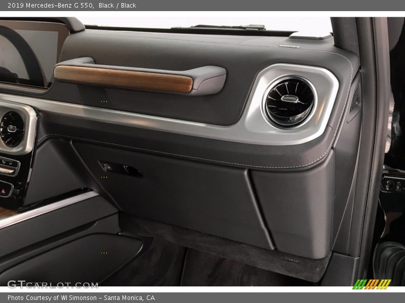 Black / Black 2019 Mercedes-Benz G 550