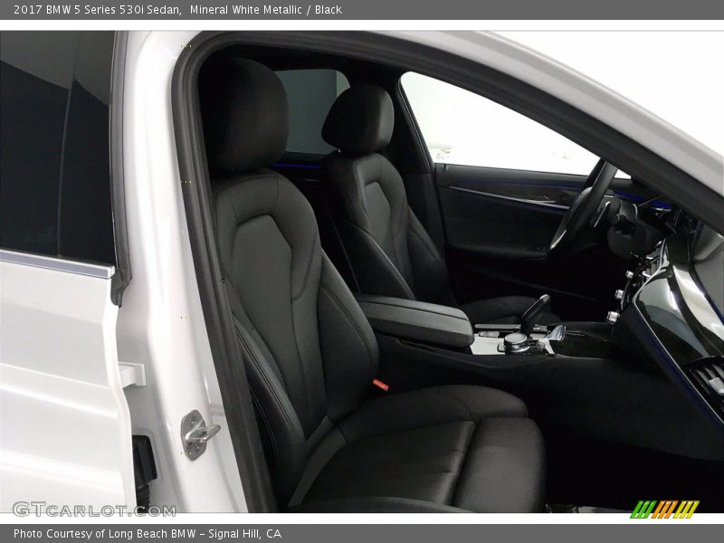 Mineral White Metallic / Black 2017 BMW 5 Series 530i Sedan