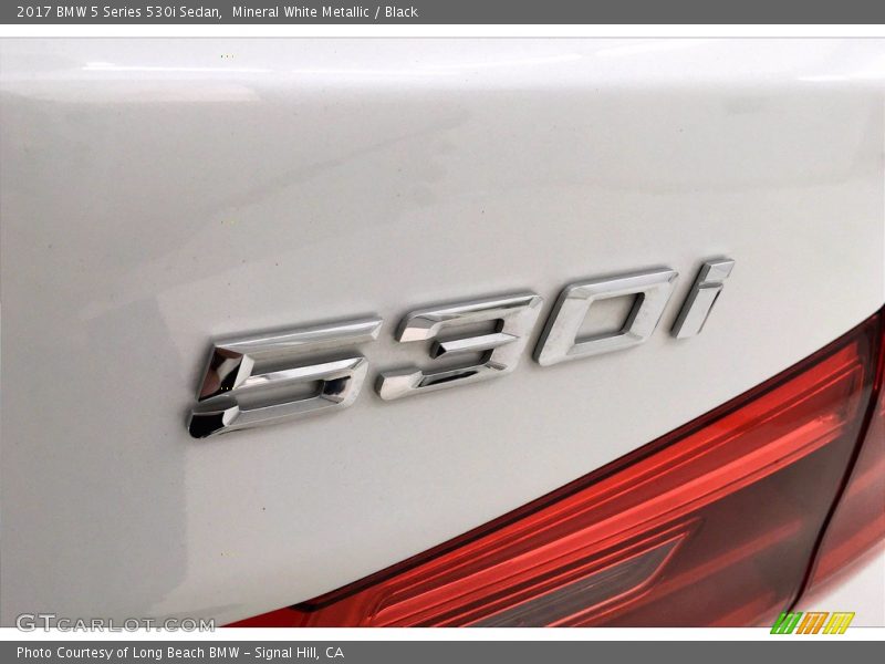 Mineral White Metallic / Black 2017 BMW 5 Series 530i Sedan